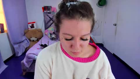 luna_analya online show from April 6, 2026, 4:19 pm