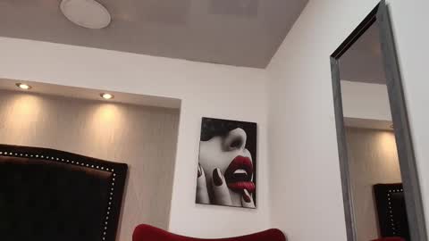 Luna And Titan  online show from January 10, 2026, 1:02 pm