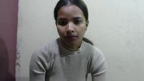 Snapshot of luna_cherry0 chatting on May 20, 2026, 4:29 am Laura online show from May 20, 2026, 4:29 am