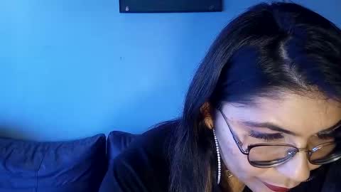 luna  online show from February 24, 2025, 2:48 pm