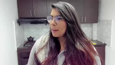 luna  online show from September 16, 2025, 11:11 am