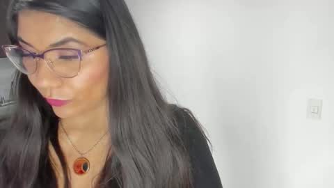 luna  online show from March 22, 2026, 11:13 am