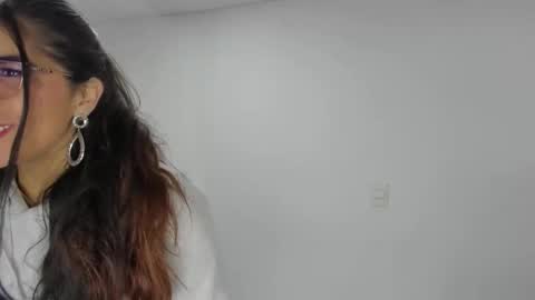 luna  online show from May 2, 2026, 11:04 am