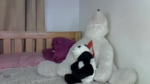 Snapshot of luna_empress chatting on March 2, 2026, 1:41 am maskedmalkia online show from March 2, 2026, 1:41 am