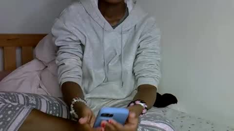 maskedmalkia online show from April 14, 2026, 6:58 pm