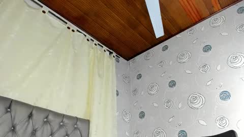 Luna Eva online show from January 22, 2025, 5:59 pm