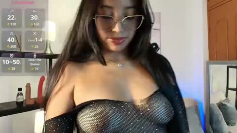 Luna Ferrer online show from April 17, 2026, 8:45 pm