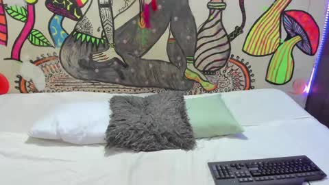 luna_gc online show from December 31, 2024, 10:34 pm