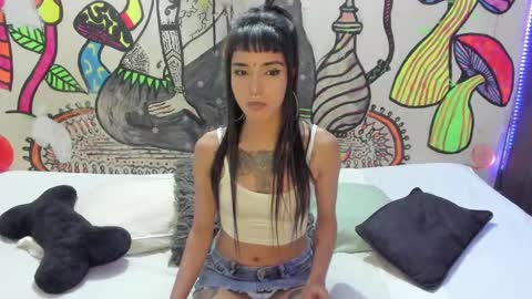 luna_gc online show from February 24, 2025, 7:19 pm