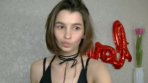 Luna online show from March 8, 2025, 8:44 am