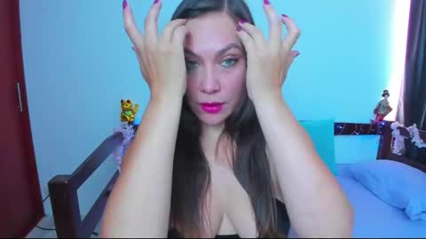 Snapshot of luna_gomez92 chatting on April 22, 2026, 3:24 pm Luna Gomez online show from April 22, 2026, 3:24 pm