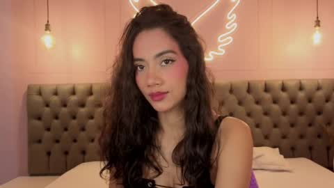 luna_hot_ass online show from April 19, 2026, 11:40 pm