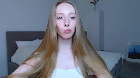 Luna online show from January 15, 2025, 11:19 pm