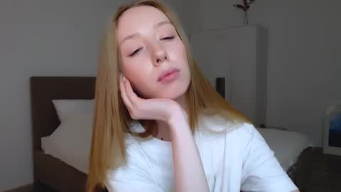 Luna online show from January 20, 2025, 2:32 am