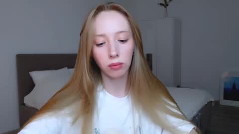 Luna online show from February 3, 2025, 11:47 pm