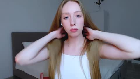 Luna online show from February 16, 2025, 10:54 pm