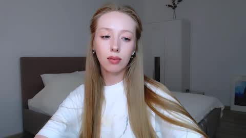 Luna online show from February 20, 2025, 2:40 am