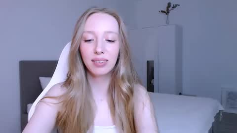 Luna online show from November 29, 2025, 8:23 pm