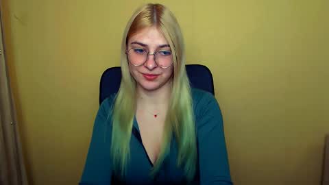 Luna online show from January 4, 2025, 11:22 am