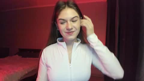 Luna online show from November 30, 2025, 3:32 am