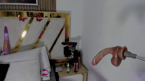 Snapshot of luna_naughty1 chatting on April 23, 2026, 6:54 pm luna_naughty1 online show from April 23, 2026, 6:54 pm