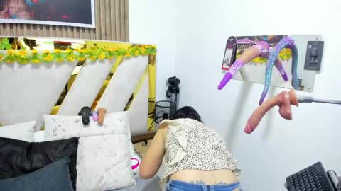 Snapshot of luna_naughty1 chatting on June 2, 2026, 6:43 pm luna_naughty1 online show from June 2, 2026, 6:43 pm