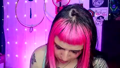 MISS LUNA  online show from February 7, 2025, 3:12 am