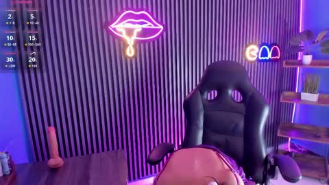 Luna Rosse  online show from April 15, 2026, 2:13 pm