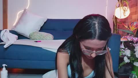 luna_valen online show from March 21, 2026, 8:19 am