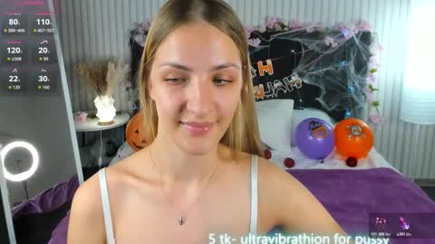 Snapshot of luna_vibee chatting on October 22, 2025, 11:32 am Luna online show from October 22, 2025, 11:32 am