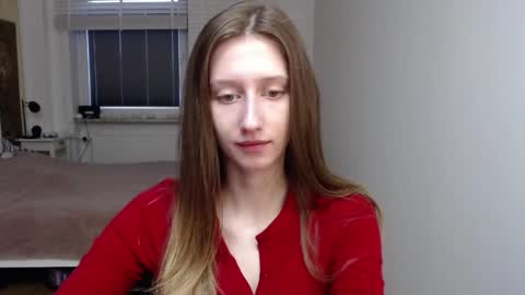 L U N A  online show from April 8, 2026, 5:51 am