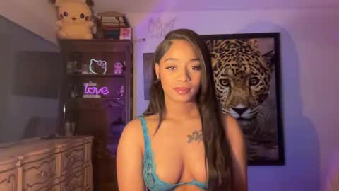 lunaa_11 online show from September 16, 2025, 5:30 am