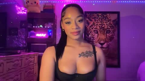 lunaa_11 online show from May 14, 2026, 7:26 am