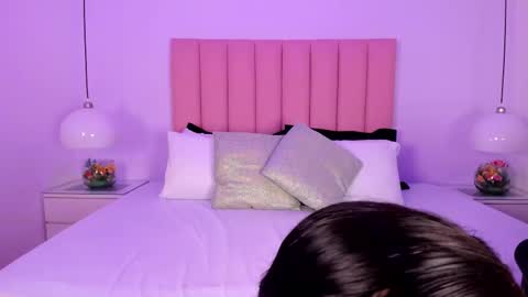 lunaa_skye online show from October 14, 2025, 12:17 pm