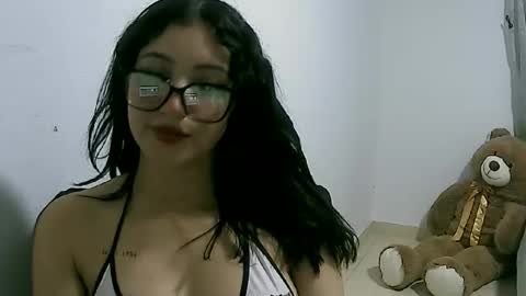 lunaa_sub online show from February 3, 2025, 1:09 am