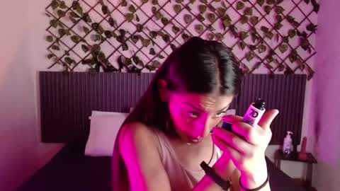 lunaaa_07 online show from April 20, 2026, 4:26 am