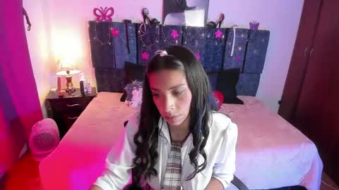 lunaaa_07 online show from April 25, 2026, 1:52 pm