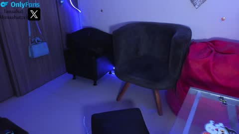 Snapshot of lunaahatzel chatting on January 23, 2025, 8:25 am Luna Hatzel online show from January 23, 2025, 8:25 am