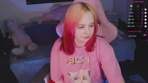 Snapshot of lunaali chatting on June 1, 2026, 3:25 pm Li online show from June 1, 2026, 3:25 pm