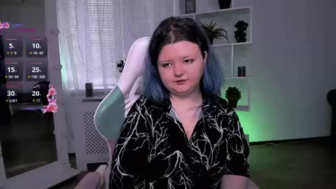 Luna online show from April 17, 2026, 5:43 am