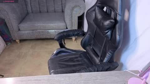 Lunafemme tf online show from April 2, 2026, 3:26 am