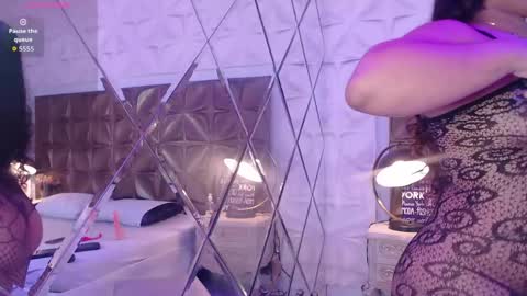 Luna  online show from April 17, 2026, 1:03 pm