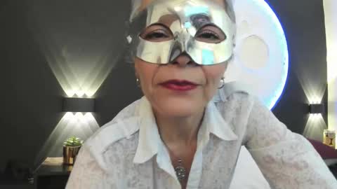 lunamisteriosa_ online show from September 24, 2025, 11:24 am