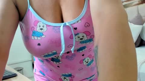 Snapshot of lunanievess chatting on April 11, 2026, 4:50 am Luna Nieves online show from April 11, 2026, 4:50 am