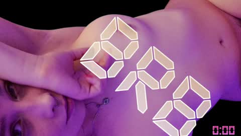 Luna online show from January 14, 2025, 10:55 pm