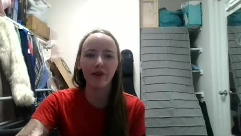 lunapixie2020 online show from May 18, 2026, 4:07 am