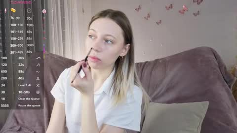 Kelly online show from April 14, 2026, 4:35 pm