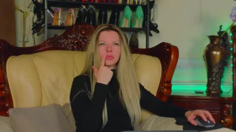 Luna Rishi online show from March 30, 2026, 6:25 am