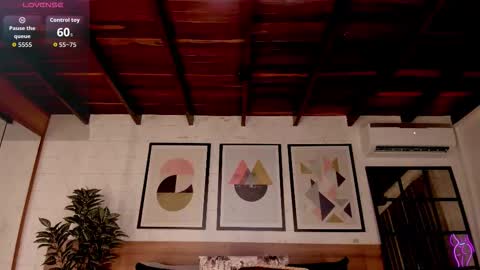 Luna Ruso  online show from September 12, 2025, 8:09 pm