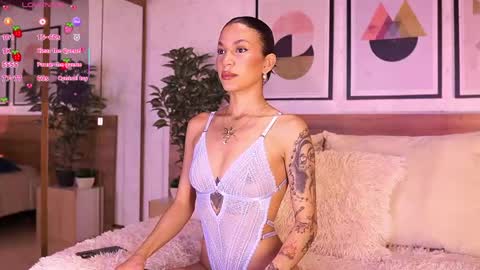 Luna Ruso  online show from March 23, 2026, 7:40 pm